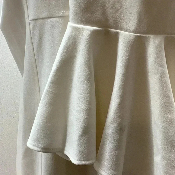 R & M Richards Cream Off The Shoulder Dress Size 14W New Without Tags - Picture 4 of 9